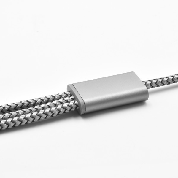 TRIDENT 2+ Cable de carga trenzado de nailon. Entrada de energía: USB A y tipo C. Potencia de salida: Lightning, Micro U